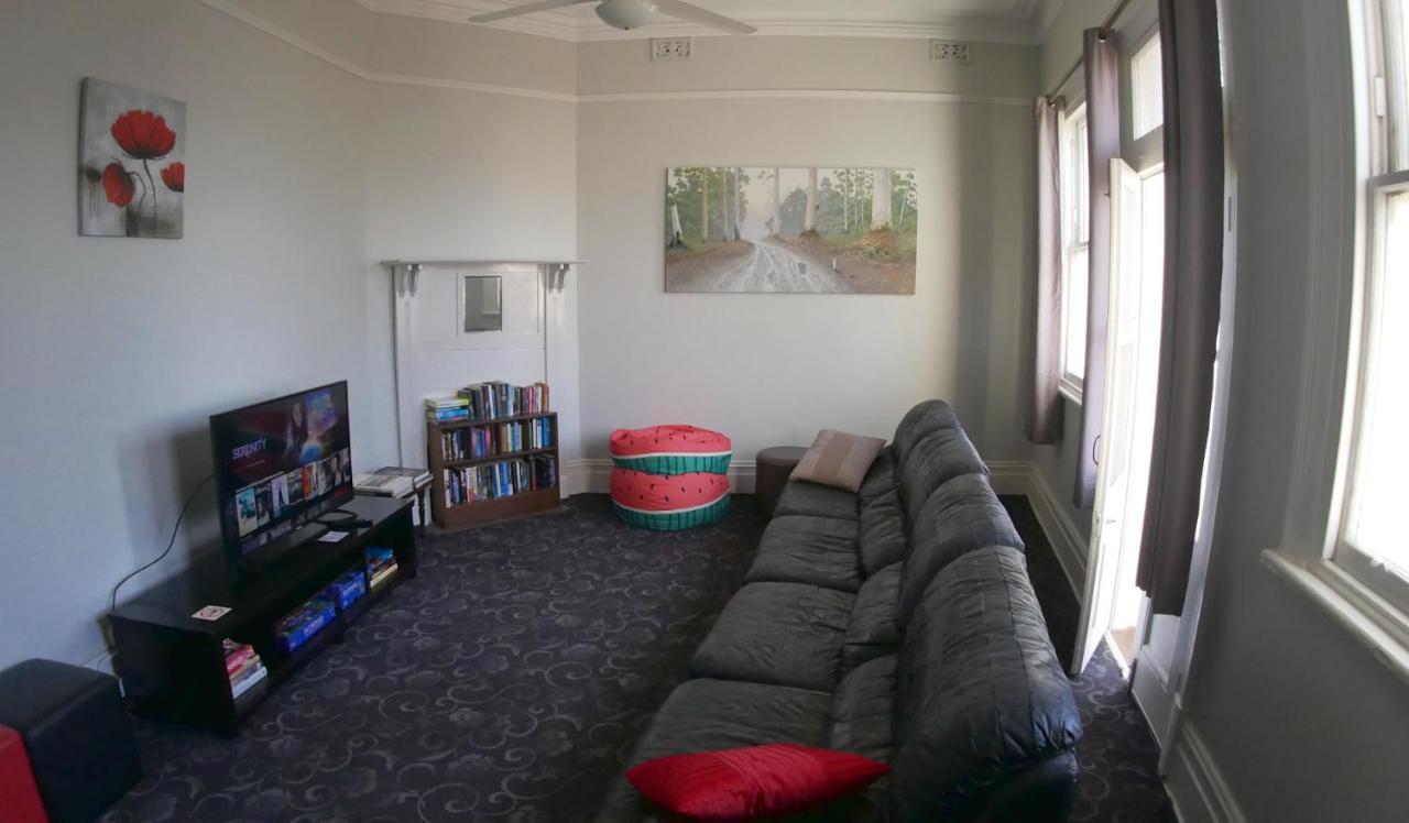 Geraldton Backpackers Hostel ภายนอก รูปภาพ