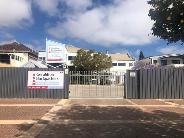 Geraldton Backpackers Hostel ภายนอก รูปภาพ