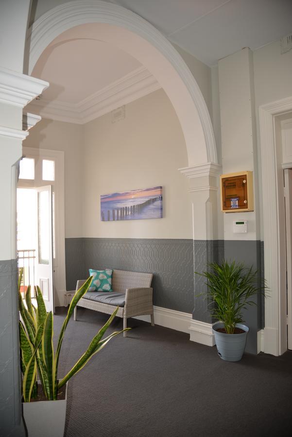 Geraldton Backpackers Hostel ภายนอก รูปภาพ