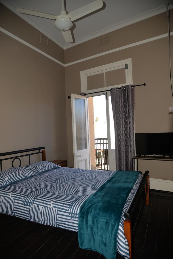 Geraldton Backpackers Hostel ภายนอก รูปภาพ