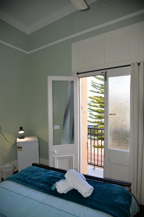 Geraldton Backpackers Hostel ภายนอก รูปภาพ
