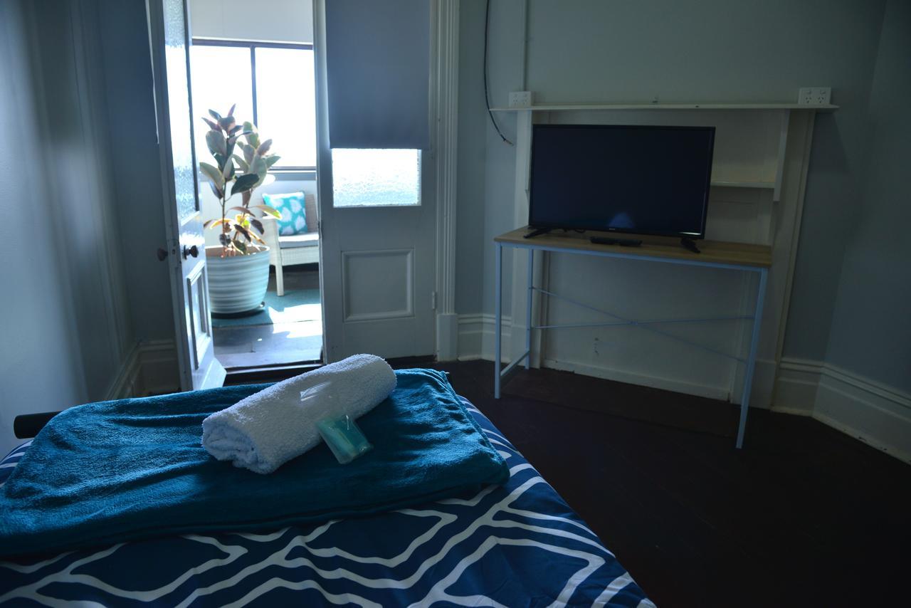Geraldton Backpackers Hostel ภายนอก รูปภาพ