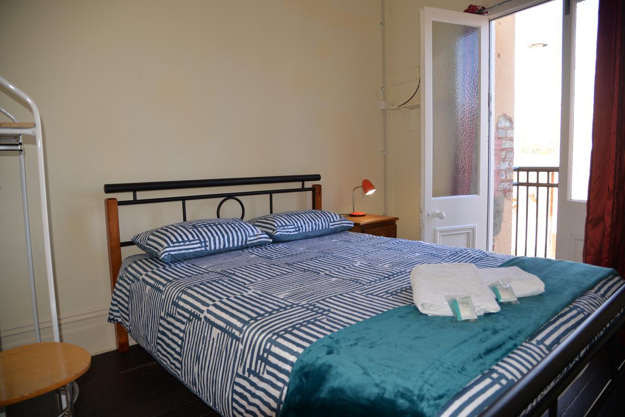 Geraldton Backpackers Hostel ภายนอก รูปภาพ