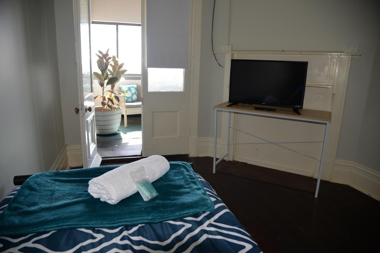 Geraldton Backpackers Hostel ภายนอก รูปภาพ