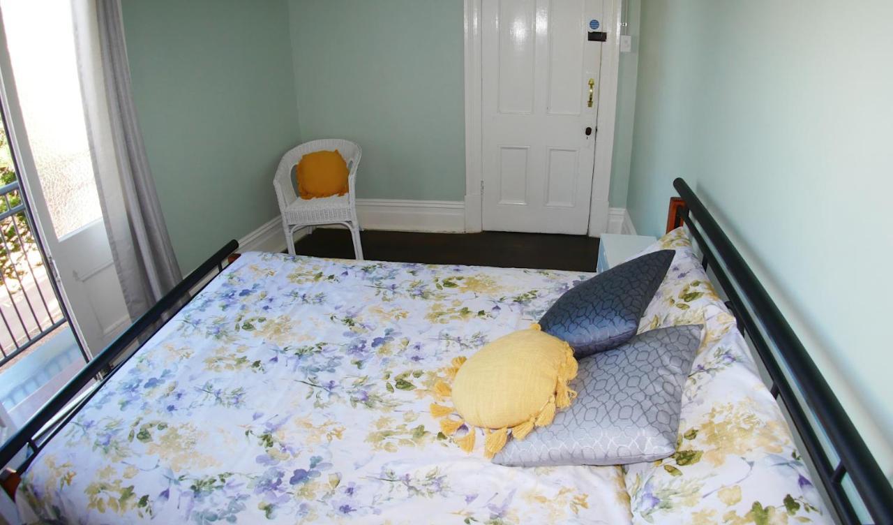 Geraldton Backpackers Hostel ภายนอก รูปภาพ