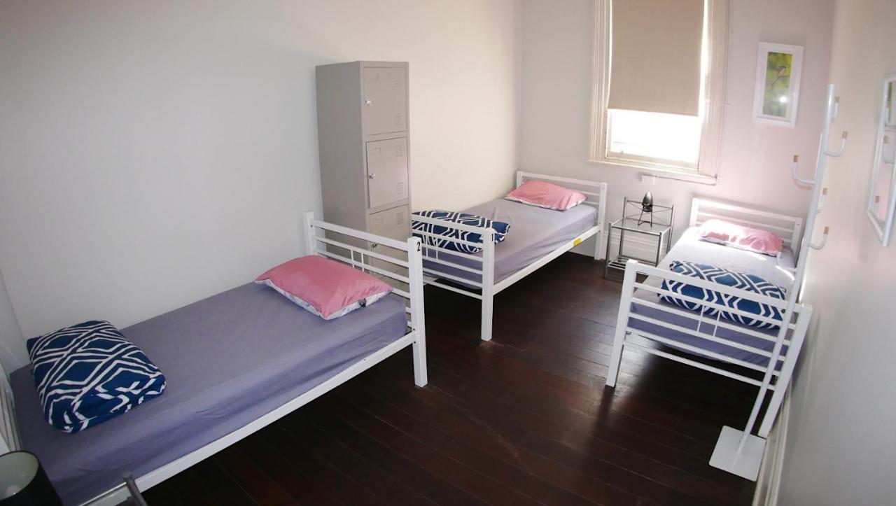 Geraldton Backpackers Hostel ภายนอก รูปภาพ